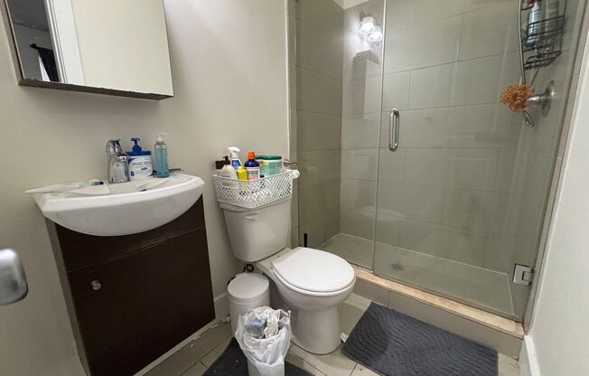 3 beds, 3 baths, 823 sqft, $1,895, Unit Unit 19