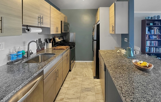 1 bed, 1 bath, 895 sqft, $3,100, Unit 8R