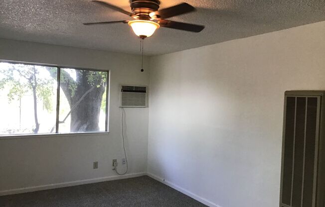 2 beds, 1 bath, 968 sqft, $2,100, Unit Unit FRONT