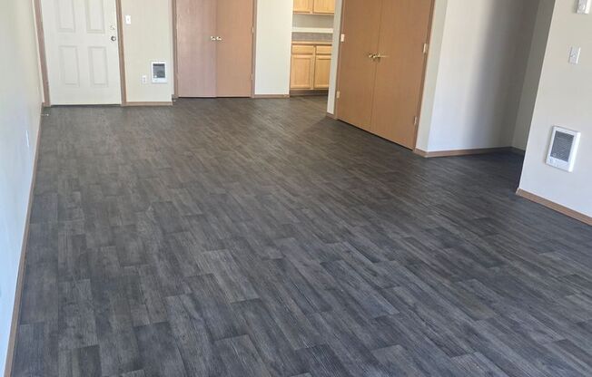 1 bed, 1 bath, 813 sqft, $1,425, Unit 9