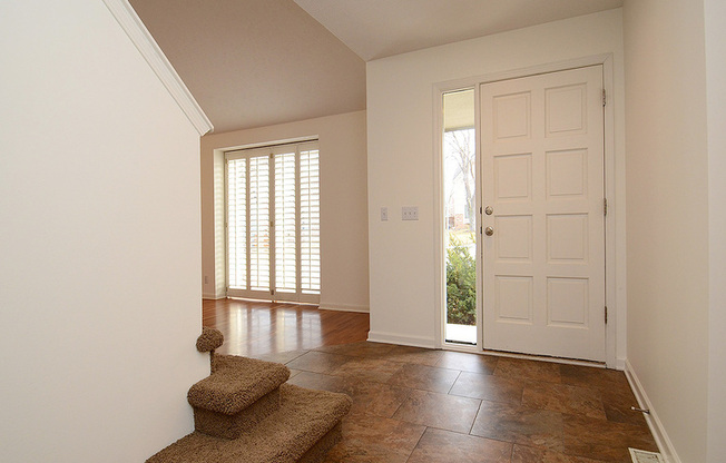 16321 CHARLES CIR