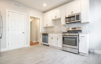 4 beds, 2 baths, $4,600, Unit 2