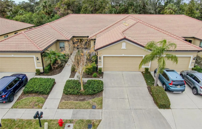 430 CEDAR FLS DR