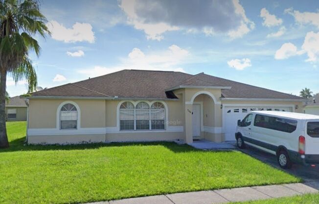NICE!   LARGE 4 BEDROOM / 2 BATH / 2 CAR GARAGE (KISSIMMEE - SOUTH)