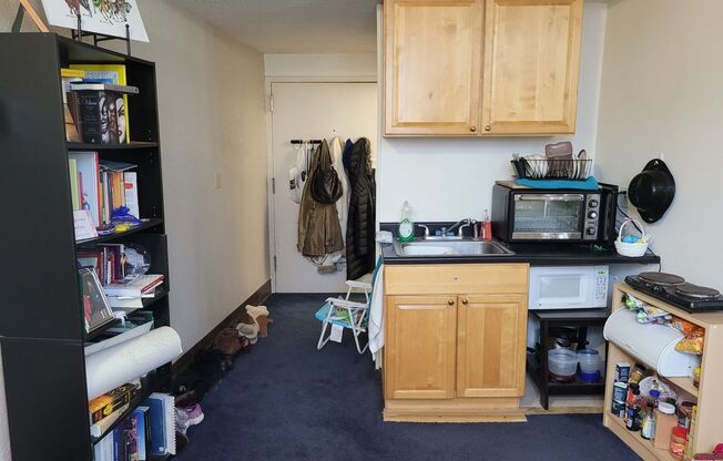 Studio, 1 bath, $765, Unit 376