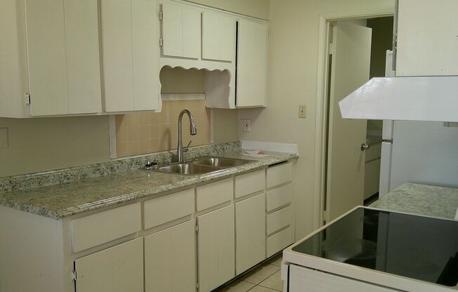 1 bed, 1 bath, 600 sqft, $1,100, Unit #2