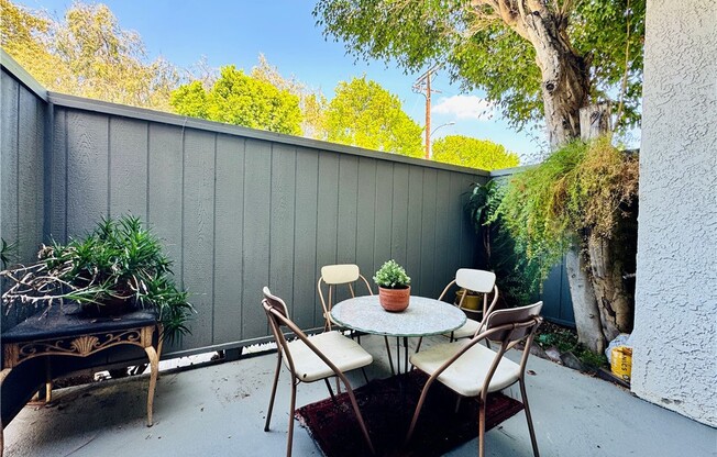 2 beds, 3 baths, 1,614 sqft, $4,000