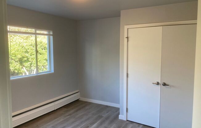 2 beds, 1 bath, 800 sqft, $2,095, Unit 325