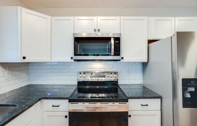 Lavrusik 4316/4318 York Ave S