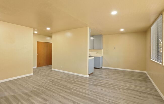 2 beds, 1 bath, 900 sqft, $1,450, Unit Unit 8