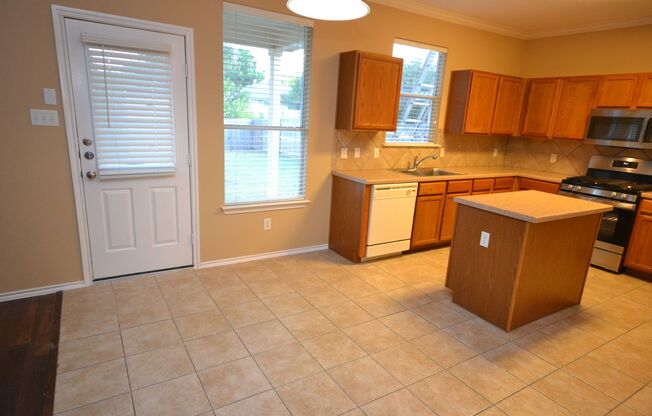 3 Bedroom 2.5 Bath with Gameroom in Horizon Park