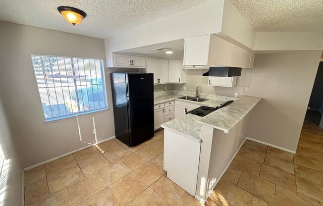 2 beds, 1 bath, $1,095, Unit 1