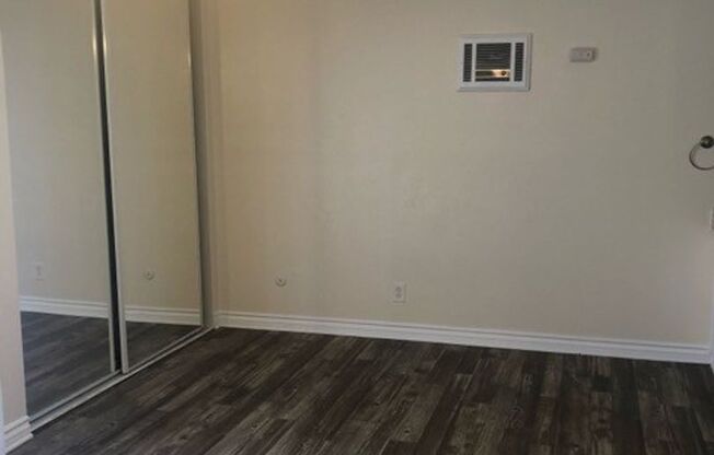 Studio, 1 bath, 550 sqft, $1,695, Unit 01