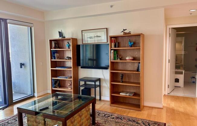 2 beds, 2 baths, 1,315 sqft, $4,500