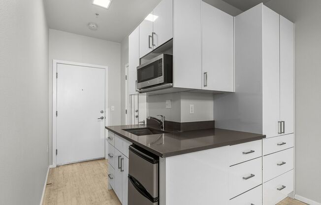 Studio, 1 bath, 190 sqft, $845