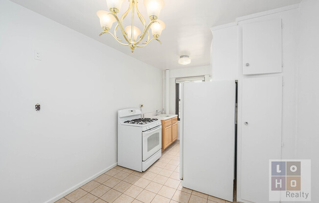 2 beds, 1 bath, $4,950, Unit F505