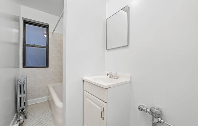 Studio, 1 bath, 383 sqft, $1,195, Unit 204