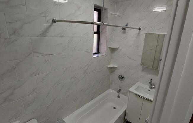 253 W 16 ST