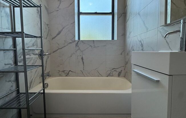 1 bed, 1 bath, $1,195, Unit 4L