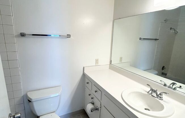 2 beds, 2 baths, $2,695, Unit 204