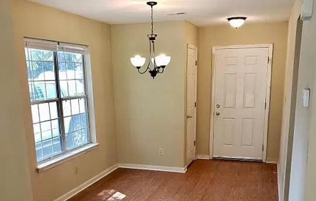 815 A-B Selwyn Place Duplex