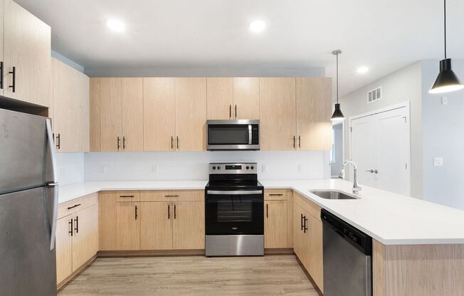 2 beds, 2 baths, 1,097 sqft, $2,350, Unit 3307