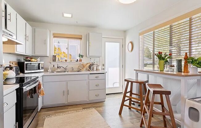 Remodeled Duplex, Cute Neighborhood, Close to Schools