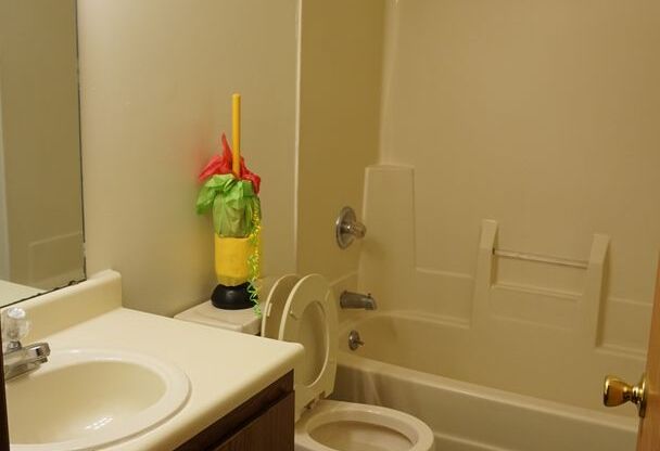 1 bed, 1 bath, 578 sqft, $1,018, Unit 827-04 (Style K)