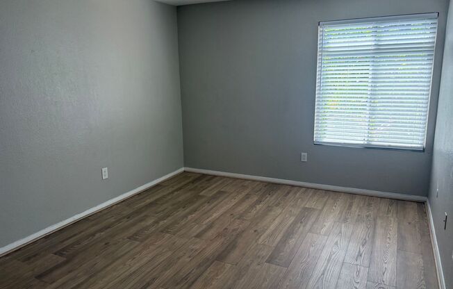 2 beds, 1 bath, $2,195, Unit UNIT 2