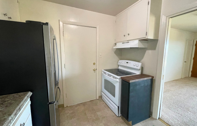 3 beds, 2 baths, $4,395