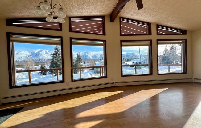 Majestic Mountain Views & Minutes to JBER