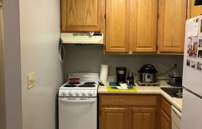 1 bed, 1 bath, 469 sqft, $1,750, Unit 04