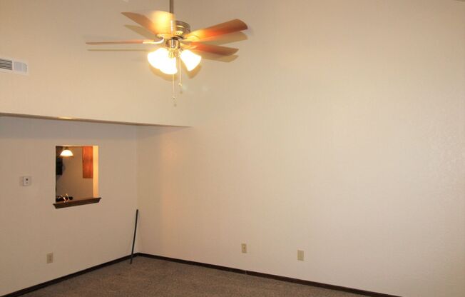 2 beds, 1 bath, 850 sqft, $850, Unit 10B