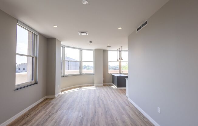 1 bed, 1 bath, 713 sqft, $1,799, Unit 503