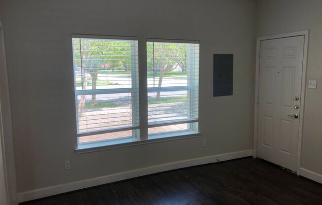 1 bed, 1 bath, $1,095, Unit Unit 101