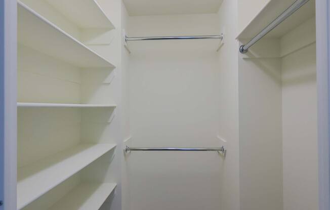 2 beds, 2 baths, $11,880, Unit 44M