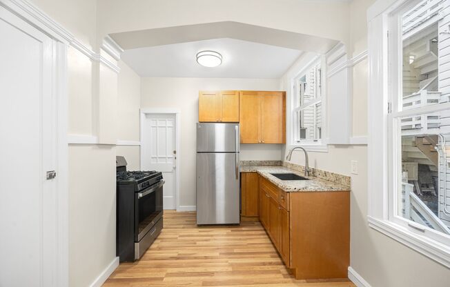 Studio, 1 bath, $2,595, Unit 102