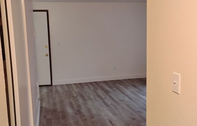 2 beds, 1 bath, 840 sqft, $1,250, Unit 257-664