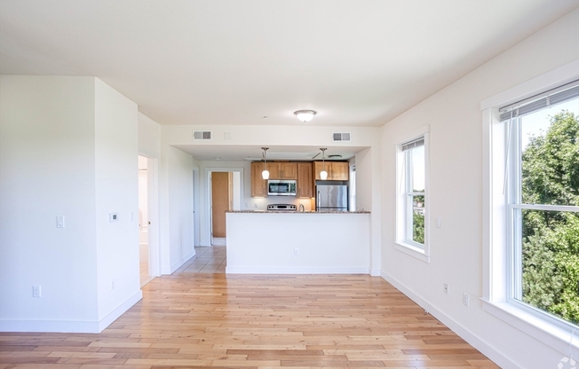 3 beds, 2 baths, 1,175 sqft, $5,100, Unit 214