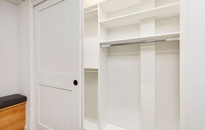 2 beds, 1 bath, 930 sqft, $2,395, Unit 03