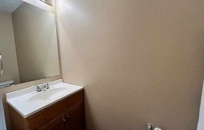 2 beds, 1 bath, $1,350