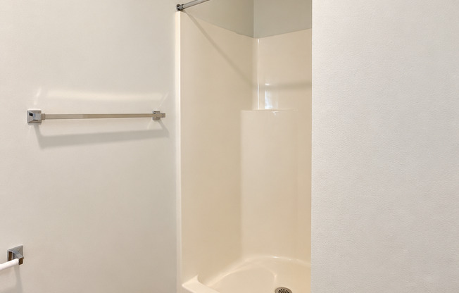 Studio, 1 bath, 190 sqft, $1,275, Unit 3205