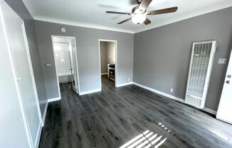 Studio, 1 bath, 400 sqft, $1,450, Unit Unit 04