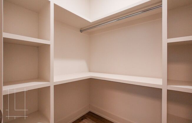 2 beds, 1 bath, $1,584, Unit 875 Michigan Ave Apt. 106