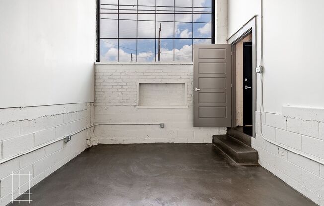 1 bed, 1 bath, $1,585, Unit 727 N. 4th St. Apt. 121