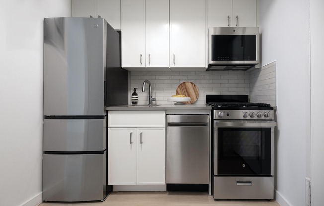 Studio, 1 bath, $4,450, Unit 12F