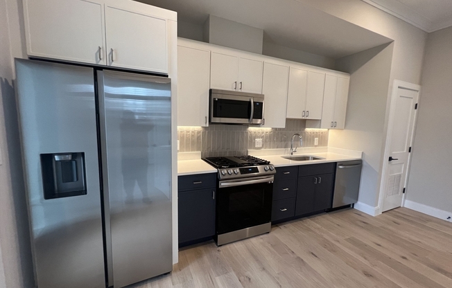 2 beds, 2 baths, 850 sqft, $3,995, Unit 203