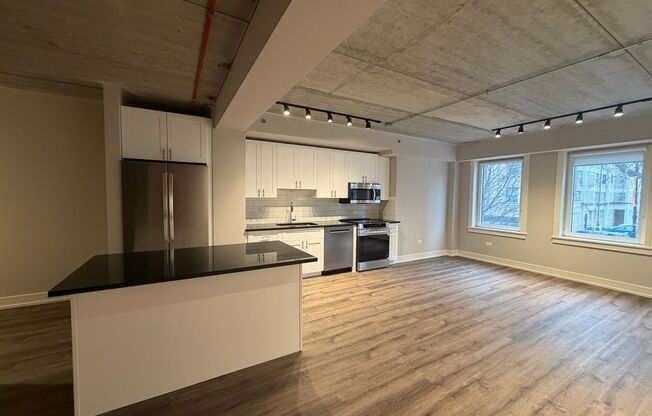 2 beds, 2 baths, 908 sqft, $3,650, Unit 952-202