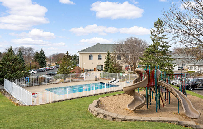 Burnsville, MN Townhomes – Summit Townhomes - resort style pool and playground