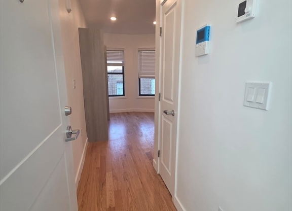 Studio, 1 bath, $1,595, Unit 205